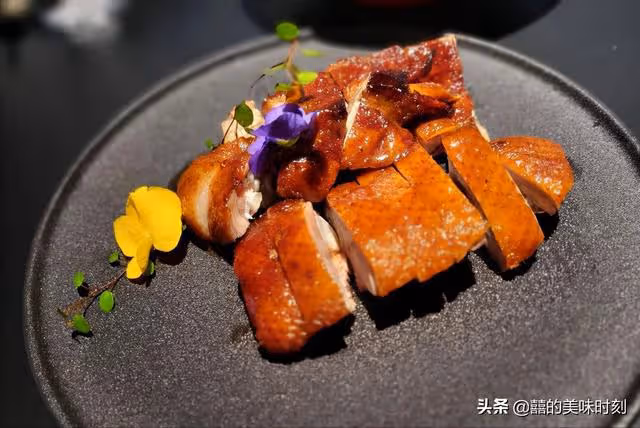 汪小菲在成都連開2家店,來吃的全是大老爺們,客人排滿整層商場