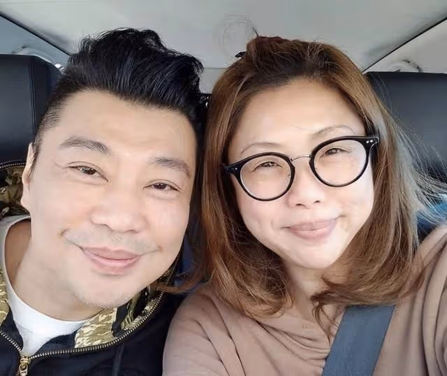 55歲著名港星罕見曬照露面,自曝仍渴望結婚,前男友患肺癌離世