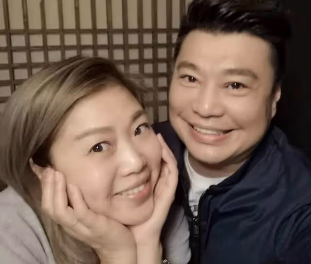 55歲著名港星罕見曬照露面,自曝仍渴望結婚,前男友患肺癌離世