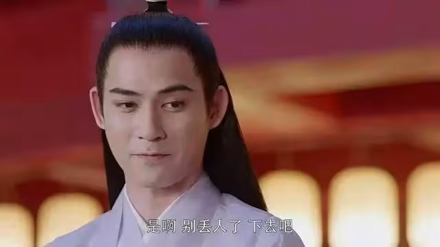 看到摘掉帽子的周渝民,我突然明白什麼叫「歲月是把剃頭刀」