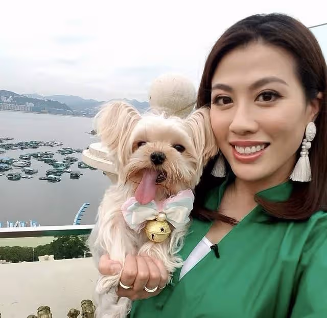 TVB五美之一罕見現身,身材發胖明顯,遭送貨工男友背叛至今單身