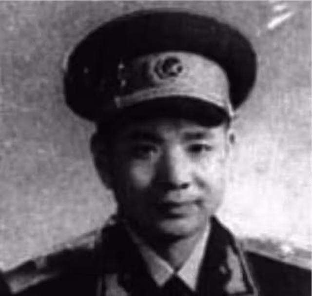 他是《亮劍》趙剛的原型,22歲革命,55年授少將,1973年卻自殺
