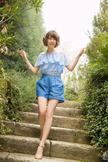 寫真集：《透明感令人心動》（橋本奈奈未）介紹