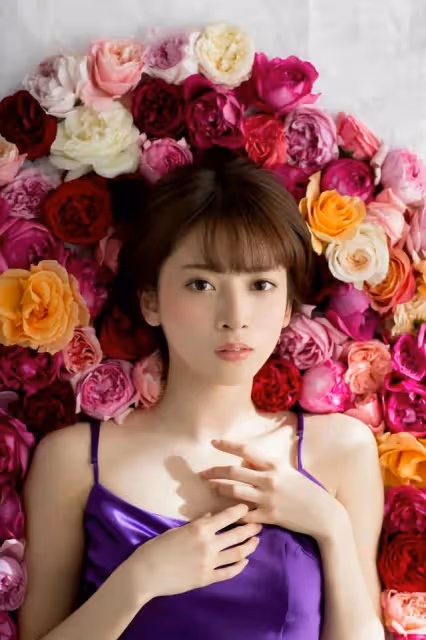 寫真集：《透明感令人心動》（橋本奈奈未）介紹