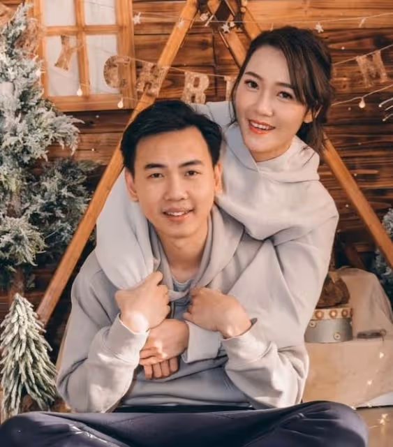 恭喜!前TVB新聞小花風光出嫁曬恩愛照,與圈外男友正式舉行婚禮