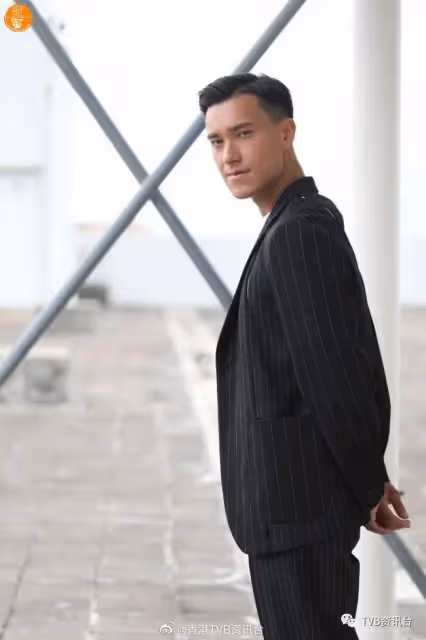 贊女友餘思霆孝順!TVB力捧小生獲黎耀祥教路變書蟲
