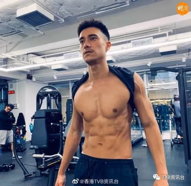 贊女友餘思霆孝順!TVB力捧小生獲黎耀祥教路變書蟲