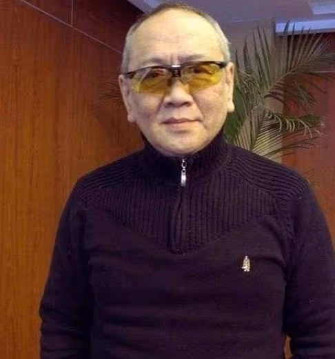 厲害!70歲港片老戲骨宣布復出,曾因拍戲差點被燒死與導演反目