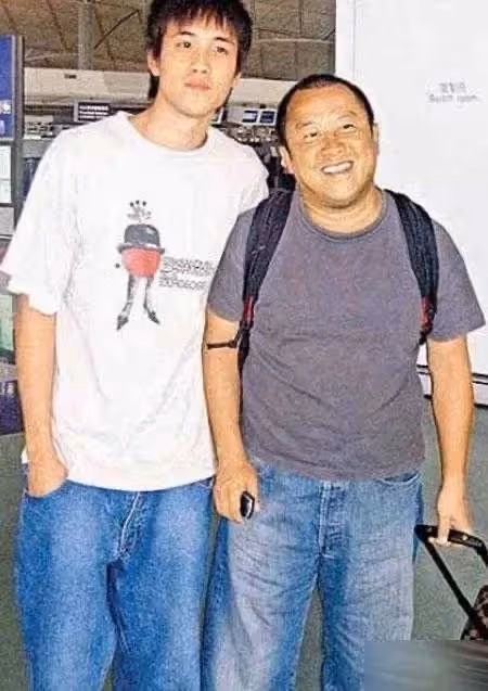 她靠張藝謀高調出道,能成嗎?