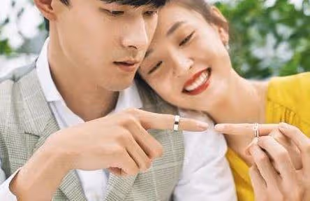「親熱」時，男友總提這3個要求，是不是不愛我？網友：太正常了
