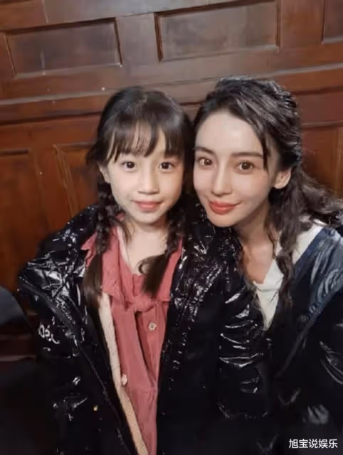 angelababy與《漫影尋蹤》小演員合照,能否憑這部網劇證明演技