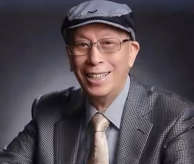 98歲資深藝人因病離世，舉行追悼會，徒弟鄭少秋罕見露面神情哀傷