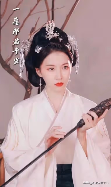 離開「鄺露仙子」的光環，杜雨宸連拍爛劇，她的事業早已跌落谷底