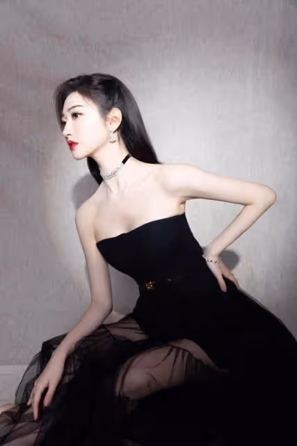 「資源聚寶盆」景甜,出道即女主,她背後金主實力究竟有多厲害?