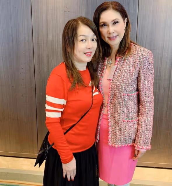 54歲陳加玲罕露面,息影26年成富婆,與外國男友相戀8年仍沒結婚