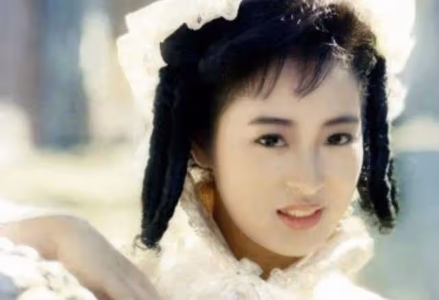 美貌依舊!前TVB三大當家花旦相聚,「古裝皇后」曾陷三角關係