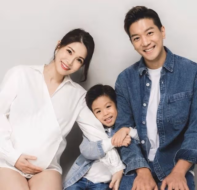恭喜!TVB著名男星38歲富貴妻子剖腹產下二胎,正式宣布封肚
