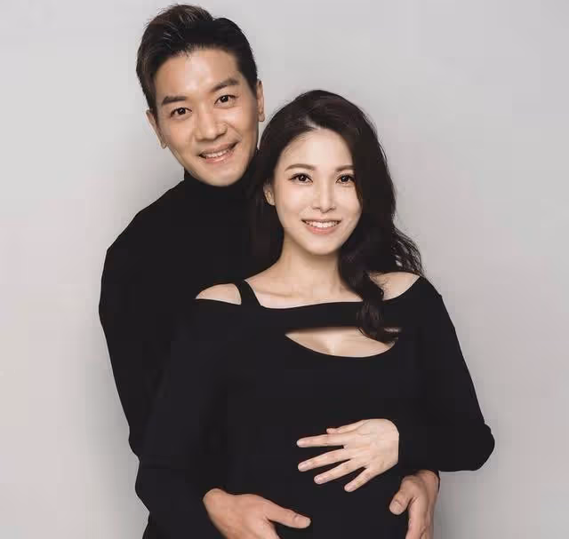 恭喜!TVB著名男星38歲富貴妻子剖腹產下二胎,正式宣布封肚
