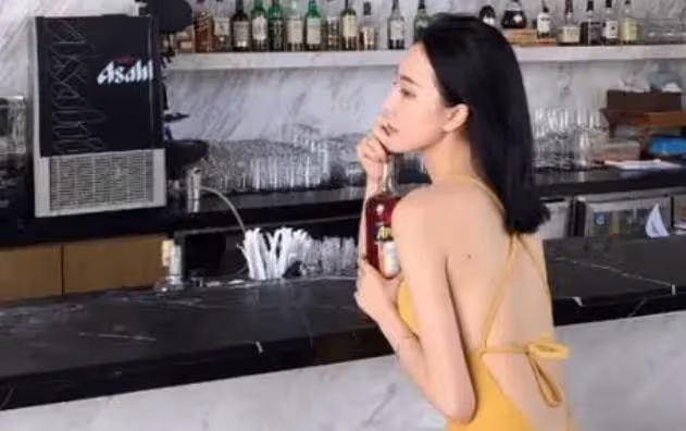 女海王？相親網認識的女人，和我戀愛的同時，還勾搭著我的兄弟