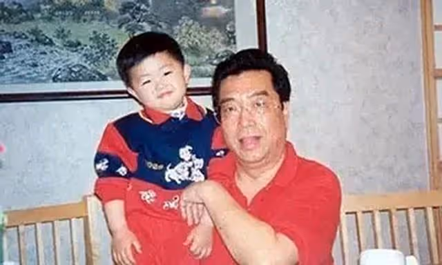 李雙江2個兒子,同父不同命:大兒子低調優秀,小兒子入獄10年