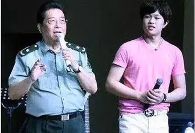 李雙江2個兒子,同父不同命:大兒子低調優秀,小兒子入獄10年