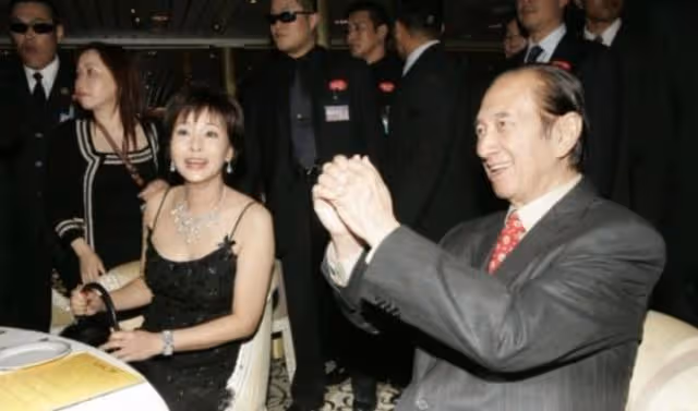 當年，陳婉珍能嫁給何鴻燊，最該感謝的是黎婉華，還是藍瓊纓？
