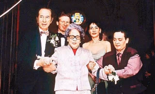 當年,陳婉珍能嫁給何鴻燊,最該感謝的是黎婉華,還是藍瓊纓?