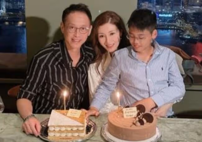 李嘉欣出席富豪派對,與劉鑾雄妻子甘比同場比美,珠光寶氣顯奢華
