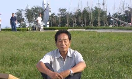 老頭娶小36歲女星,婚後生下二子,生活過得幸福美滿