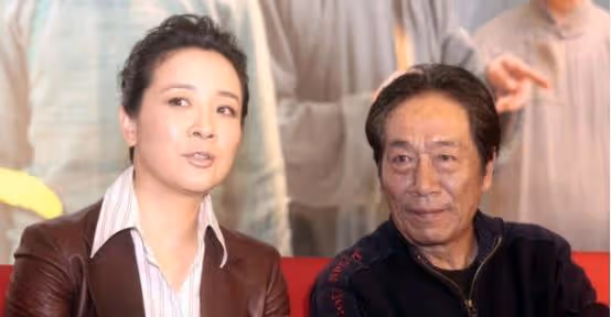 老頭娶小36歲女星,婚後生下二子,生活過得幸福美滿