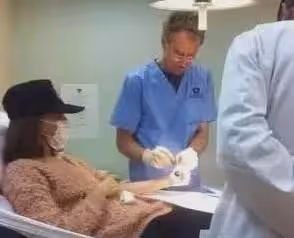 突然官宣結婚!對方還是個大渣男