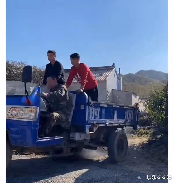 1500萬粉絲的知名網紅「張同學」遭到官媒批評：喂！你違規了！