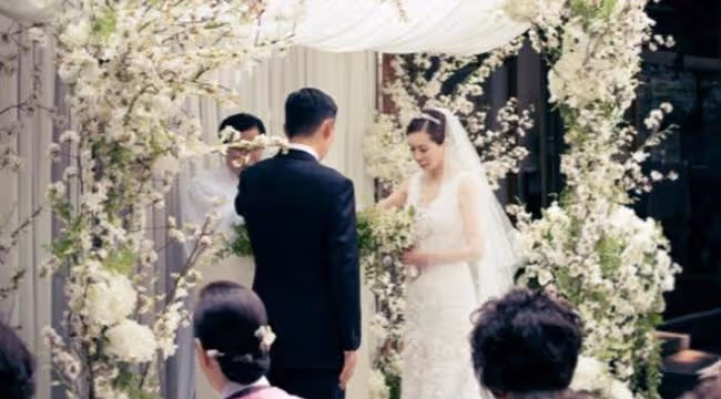錢很充盈，愛也滿滿！知道伴侶過去離婚的韓國明星繼續相愛著