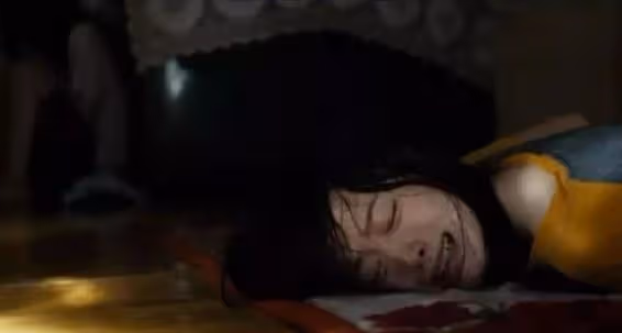 12歲我被拐了,黑暗的屋子裡,眼看著旁邊的漂亮姐姐被男人玷污