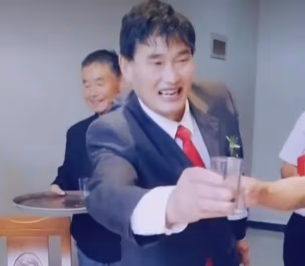 朱單偉凌晨改資料引熱議,朱家及經紀團隊才是最大的贏家?