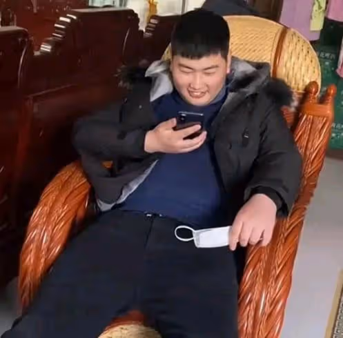 朱單偉凌晨改資料引熱議,朱家及經紀團隊才是最大的贏家?