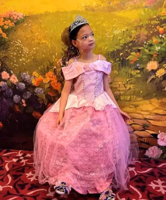 TVB前花旦為愛女慶生，小傢伙患罕見基因病，11歲仍無法獨立行走