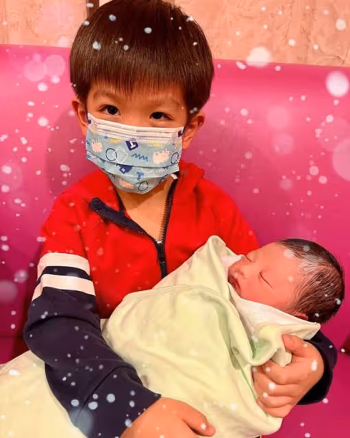 恭喜！5億駙馬黎諾懿再當爸，妻子提前2周剖腹，生下6.36斤男娃
