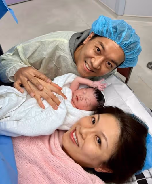 恭喜！5億駙馬黎諾懿再當爸，妻子提前2周剖腹，生下6.36斤男娃