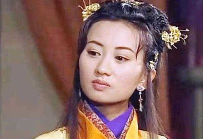 44歲汪琳罕露面,嫁富商13年仍貌美,為要二胎吃盡苦頭拒絕再生