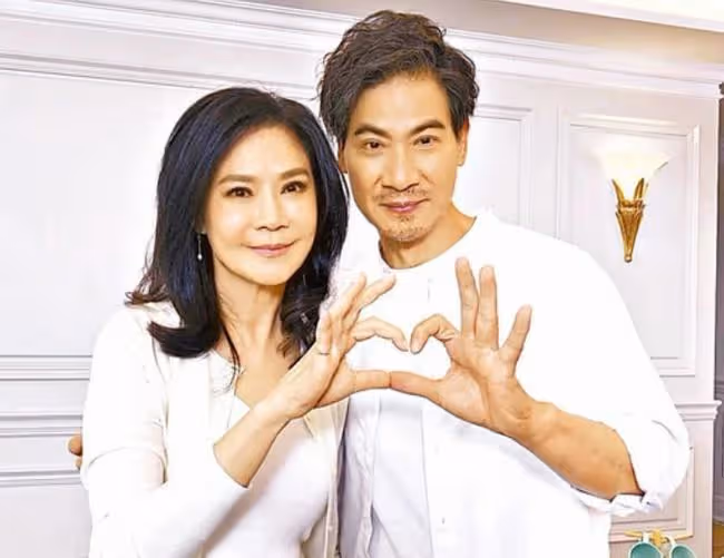 59歲男星施羽近照精神好,入行30年零緋聞,低調娶妻生娃家庭幸福