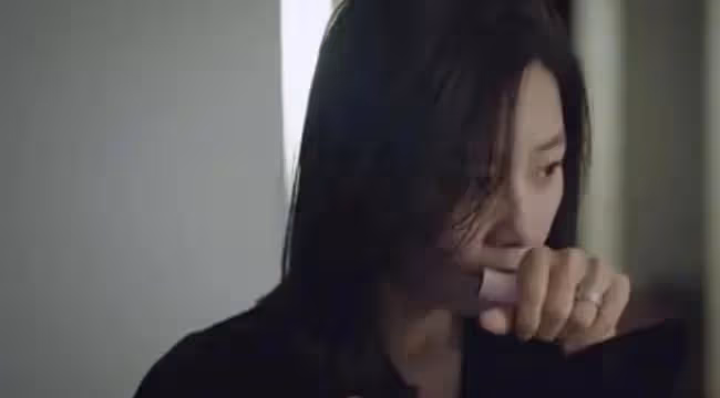 我14歲，媽媽生病去世後，爸爸在她離開後不到一個月就再婚了