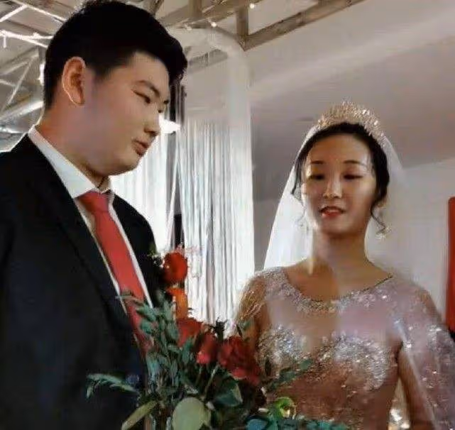 陳亞男退彩禮是虧了還是賺了?朱小偉不缺美女,大衣哥有財富密碼