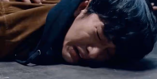 目睹男友和小三死亡,他們被卡車裝得粉碎後,此後我時常噩夢連連