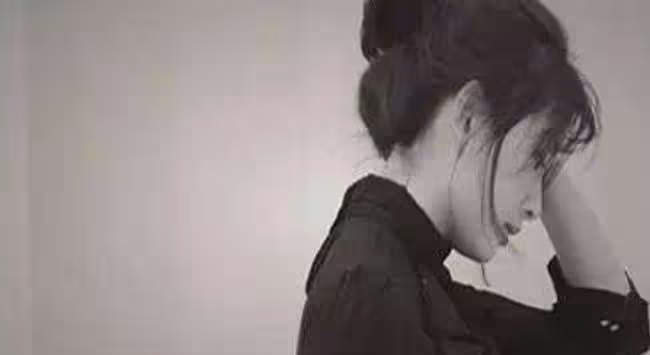你老公是不是很久沒碰你了，小三故意激我，給我看他倆的床上視頻
