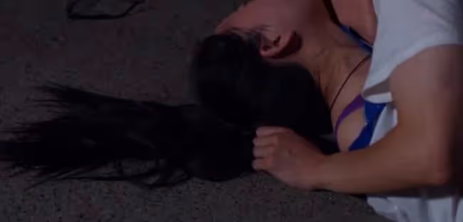 妹妹跳樓了，看了監控視頻我才知道，她曾被下了藥被不同男人玷污