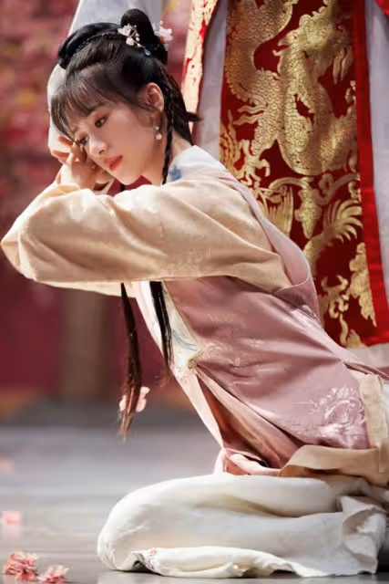 娛記說：趙麗穎不好惹？婁藝瀟臉崩了？陳翔毛曉彤的料？王鷗洗白？
