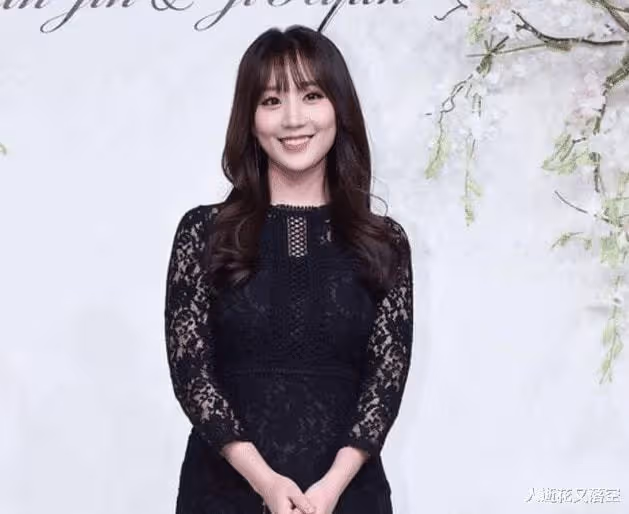 31歲女星開豪車撞死外賣員，態度冷漠卻狂秀演技，引髮網友痛批