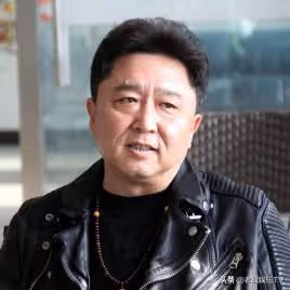不滿郭德綱砸掛將其告上法庭的汪洋,如今支持郭德綱做曲協副主席