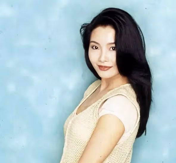 TVB90年代「五美」近況,有人整容成癮變蛇精臉,有人未婚產子